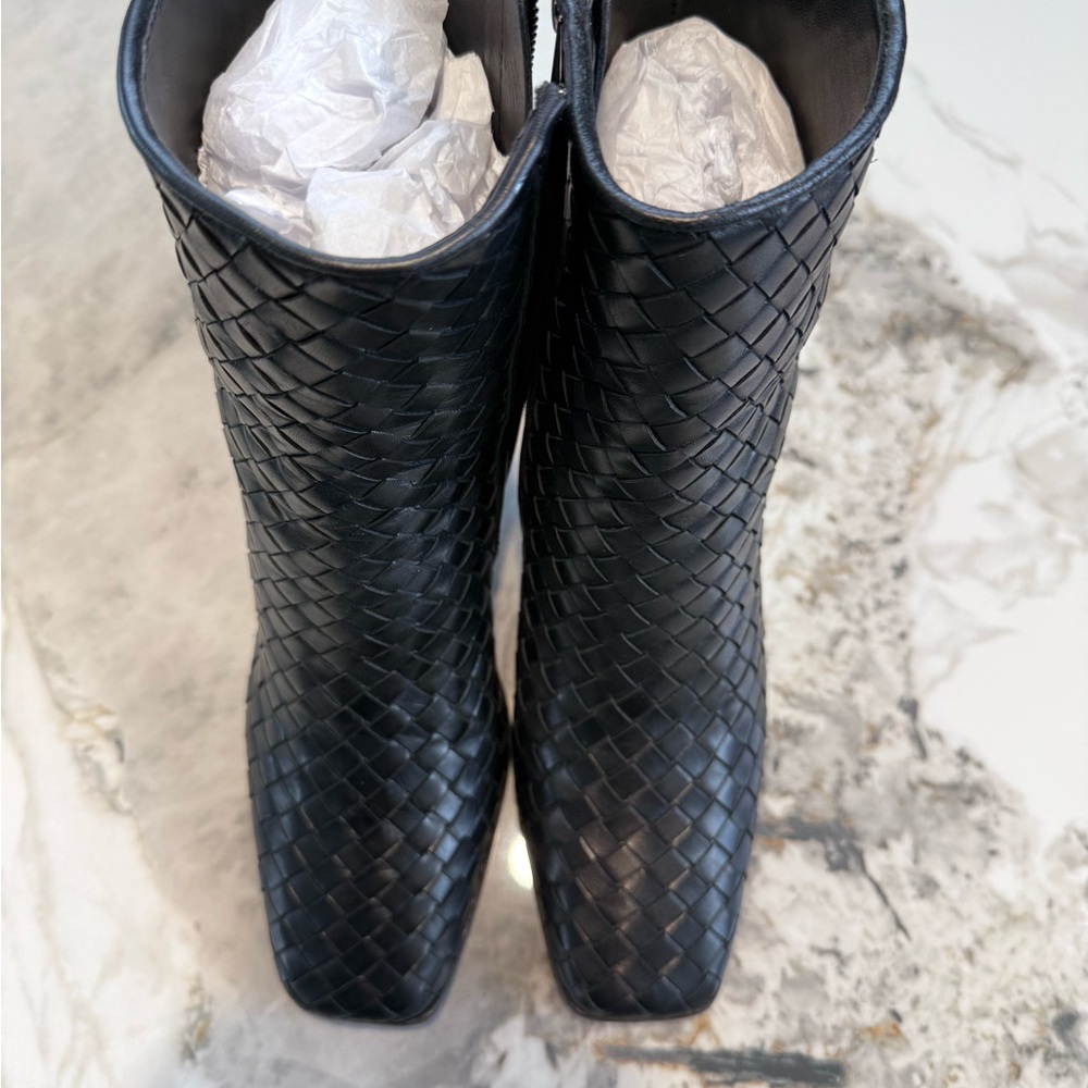 Paige BEST DEAL IN TOWN - Picture 6 of 9